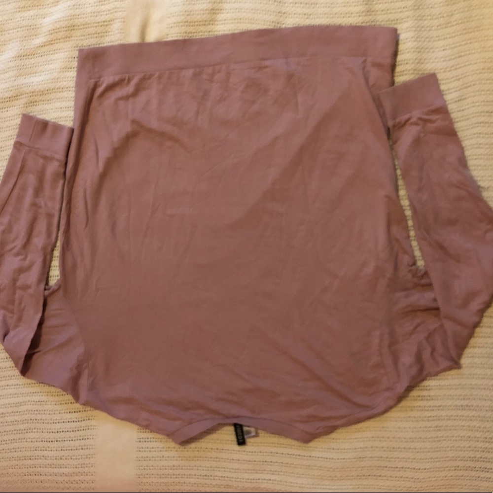 H&M Graphic Sweatshirt - Picture 3 of 3